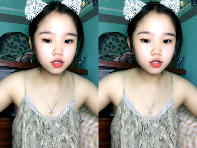 Em mít live show hàng cực dâm